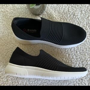 Blondo Karen Waterproof Slip-On Sneaker waterproof